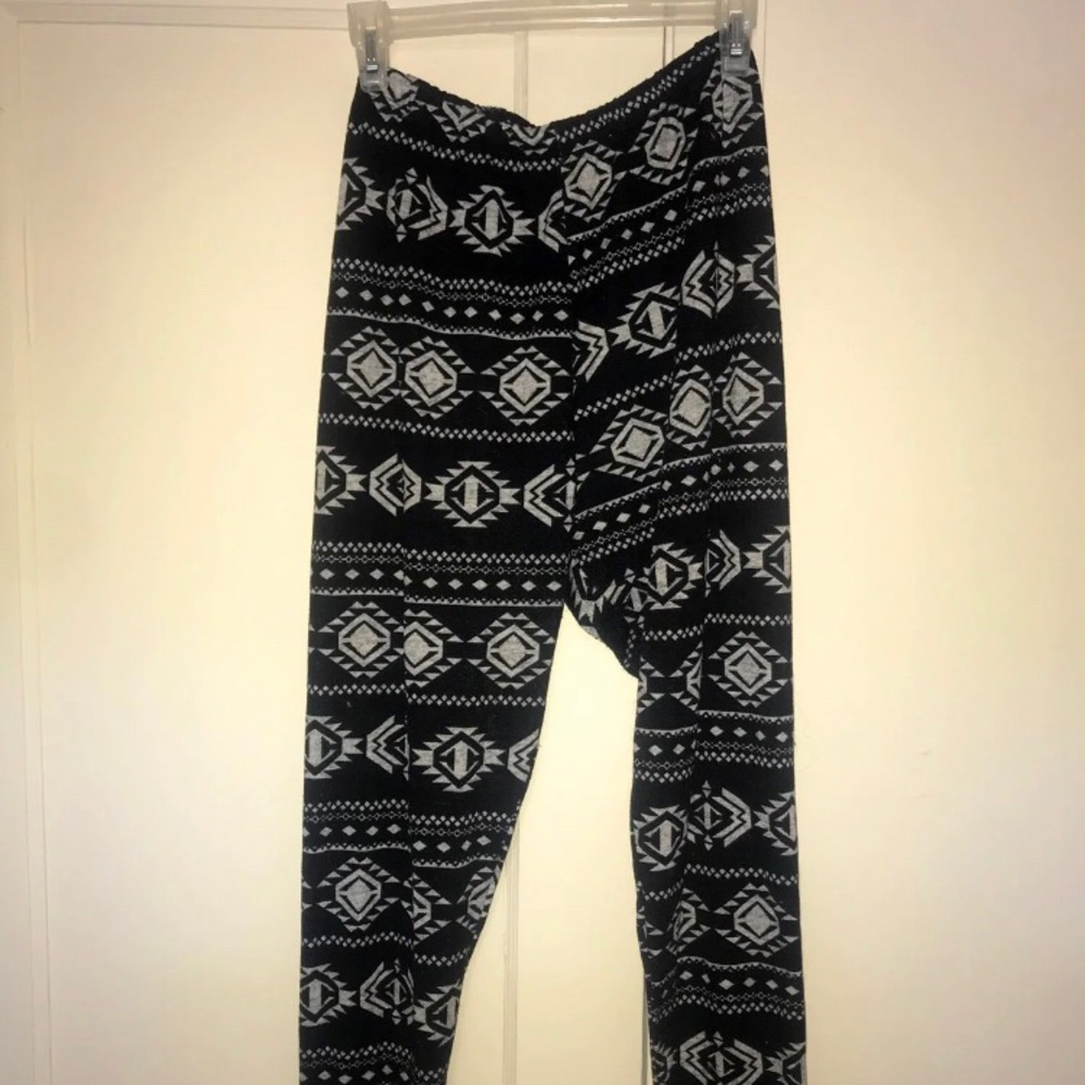 Knit Leggings / Aztec Pattern